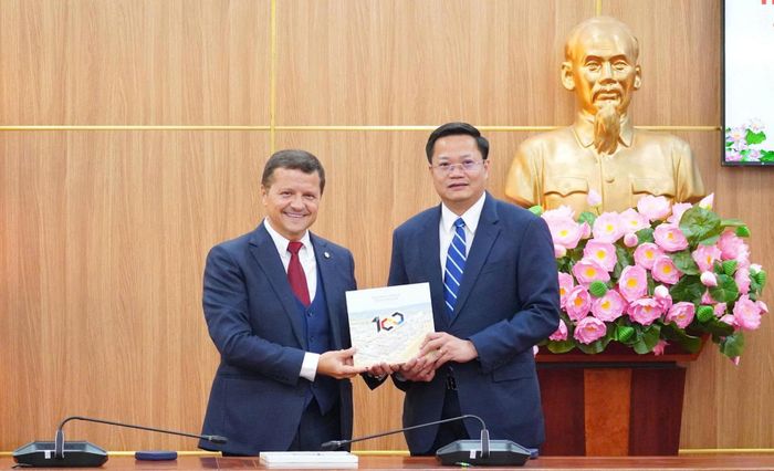 Doanh nghiệp bày tỏ quan tâm đầu tư vào KKT Dung Quất. 