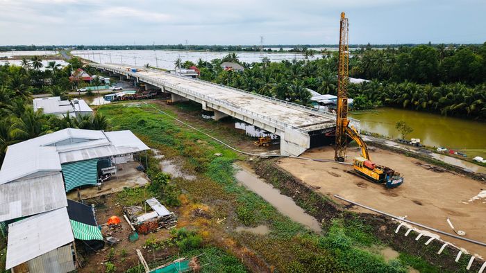 Dự án đường Hồ Chí Minh qua tỉnh An Giang khởi công tháng 3/2024, với 2 gói thầu xây lắp XL1 và XL2 đến nay sản lượng thực hiện đến nay đạt khoảng 70%.