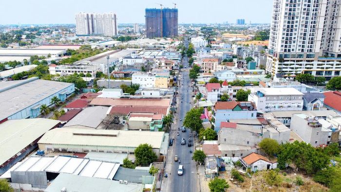 Hiện trạng đường An Bình quá tải, trong khi khu vực này đông dân cư, phương tiện đi lại.