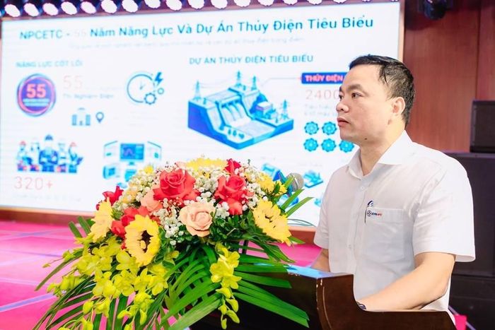 Đại diện NPSC và ETC trình bày tham luận tại Hội nghị. Ảnh: EVNNPC.
