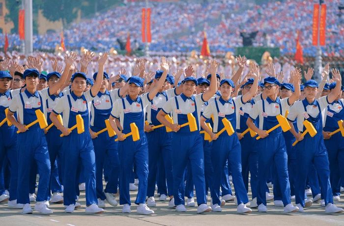Giai cấp công nhân nỗ lực phát huy vai trò tiên phong, lan tỏa tinh thần sáng tạo, cống hiến, góp sức xây dựng đất nước ngày càng giàu mạnh. Ảnh: Tuấn Anh