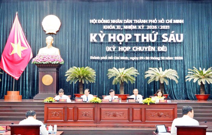 Chủ tọa Kỳ họp thứ Sáu, HĐND Thành phố Hồ Chí Minh. Ảnh: Hoa Lê
