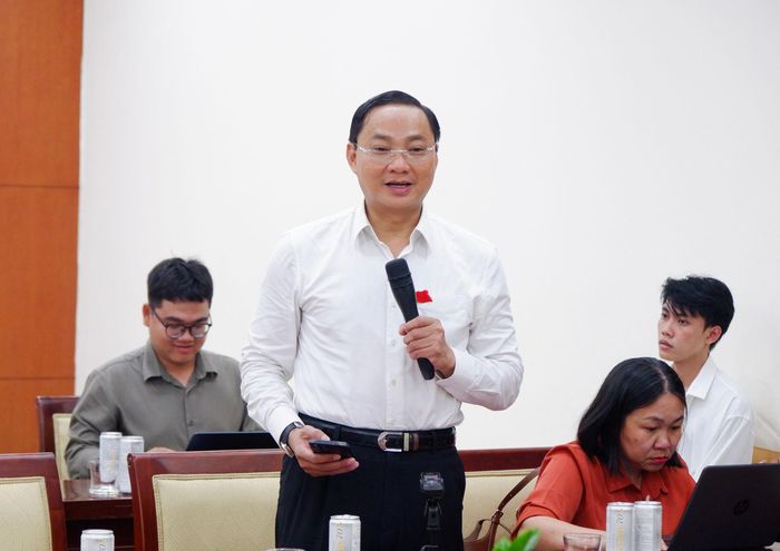 Đại biểu Phan Ngọc Phúc phát biểu tại thảo luận tổ. Ảnh: Hoa Lê