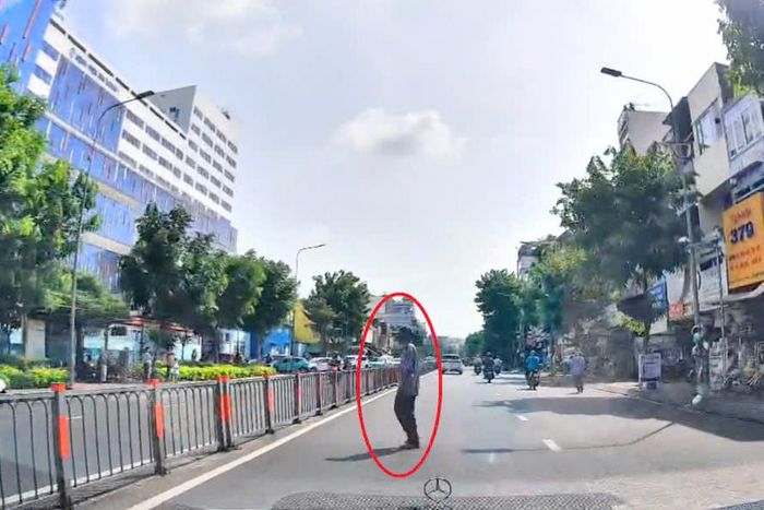 Lực lượng chức năng rà soát, đề xuất bổ sung vạch qua đường, tăng cường xử lý vi phạm nhằm bảo đảm an toàn giao thông