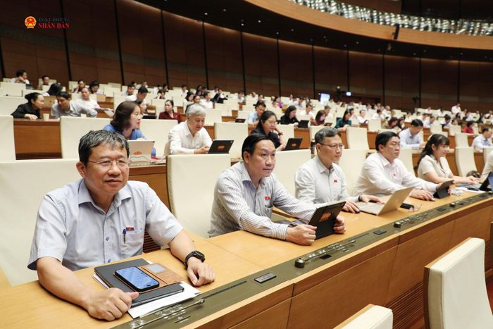Các đại biểu tham dự phiên thảo luận tại hội trường sáng 30/10. Ảnh: Khánh Duy