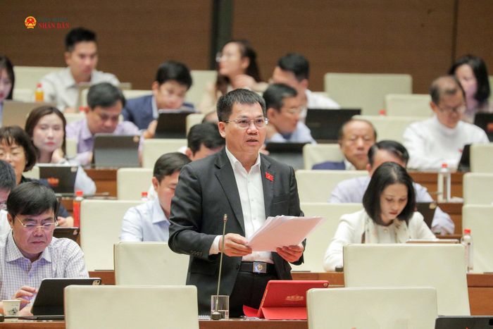 ĐBQH Dương Khắc Mai (Lâm Đồng) phát biểu. Ảnh: Hồ Long