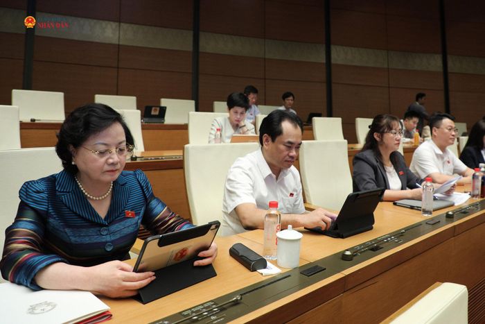 Các đại biểu tham dự phiên họp. Ảnh: Khánh Duy