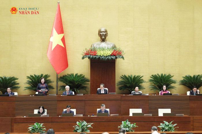 Chủ tịch Quốc hội Trần Thanh Mẫn chủ trì, Phó Chủ tịch Quốc hội Nguyễn Thị Hồng điều hành nội dung thảo luận. Ảnh: Khánh Duy