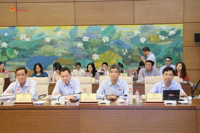 Các đại biểu tham dự phiên họp. Ảnh: Đắc Trường