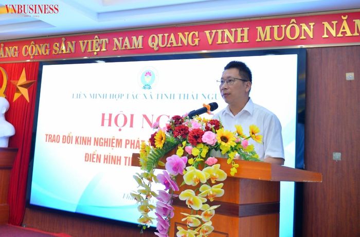 Ông Nguyễn Trung Kiên, Phó Chủ tịch Liên minh HTX tỉnh Thái Nguyên phát biểu dẫn đề Hội nghị.