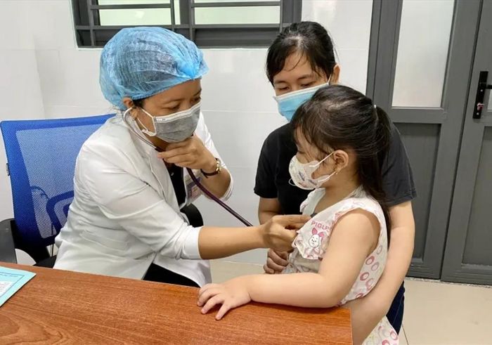 Hà Nội hỗ trợ viện phí cho trẻ mắc bệnh hiểm nghèo, tai nạn từ năm 2027. Ảnh minh họa.