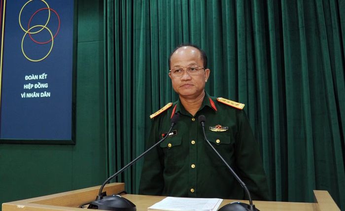 Các đại biểu phát biểu tại hội thảo.