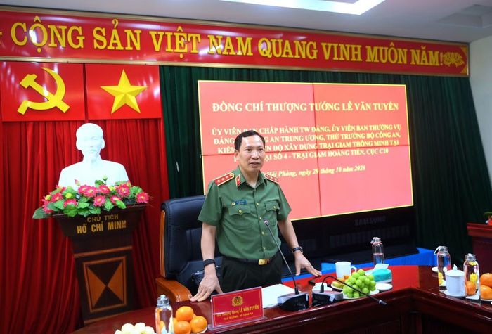 Thứ trưởng Lê Văn Tuyến phát biểu chỉ đạo tại hội nghị.