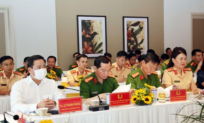 Các đại biểu dự hội thảo.