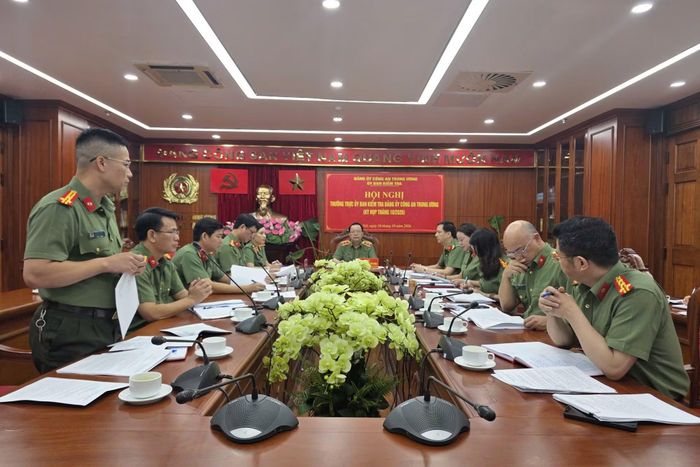Quang cảnh kỳ họp.