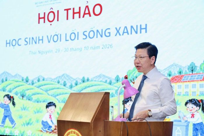 Phó Vụ trưởng Vụ Học sinh, sinh viên Nguyễn Xuân An Việt cho rằng, biến đổi khí hậu đang đặt ra nhiều thách thức đối với cuộc sống hôm nay cũng như tương lai của các thế hệ mai sau.
