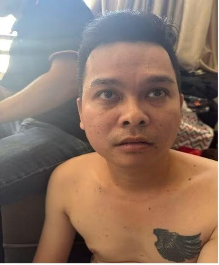 Đối tượng Phan Văn Triệu và Nguyễn Thanh Tuấn Duy cùng vật chứng thu giữ tại Lào