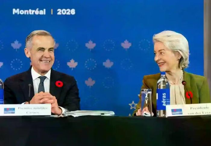Thủ tướng Canada Mark Carney và Chủ tịch Ủy ban châu Âu Ursula von der Leyen khẳng định tầm quan trọng của việc tăng cường hợp tác giữa Canada và EU. Ảnh: The Canadian Press/Christopher Katsarov.