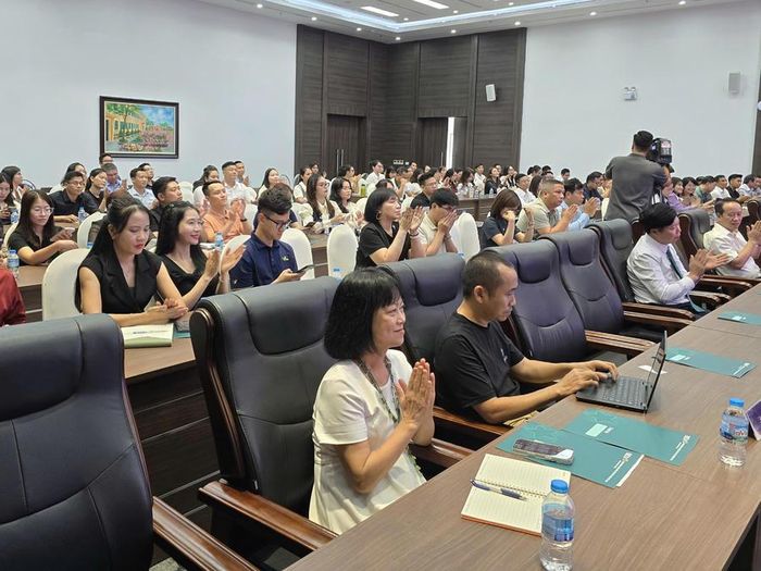 Các doanh nhân, đại diện doanh nghiệp tham dự hội thảo.
