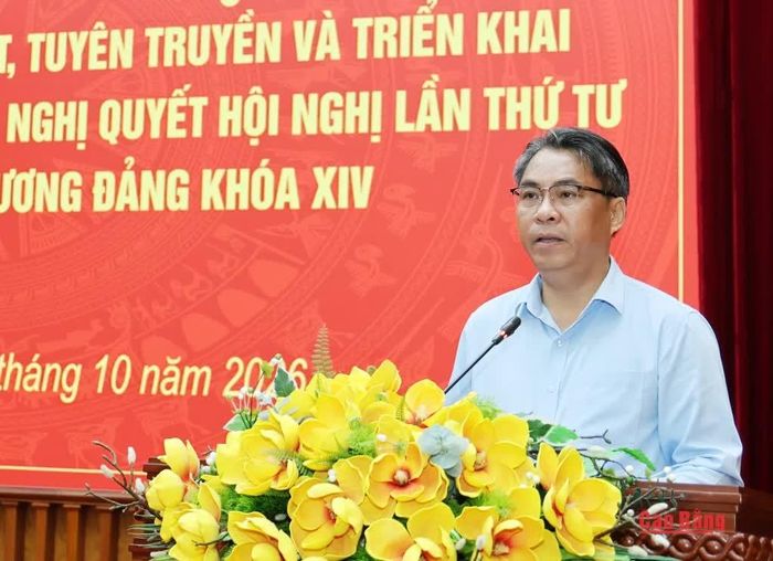 Bí thư Tỉnh ủy, Chủ tịch HĐND tỉnh Phan Thăng An phát biểu khai mạc hội nghị.