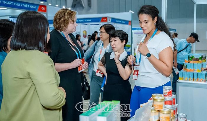 Sản phẩm nông nghiệp của Cà Mau tham gia chương trình VinaFis Expo.