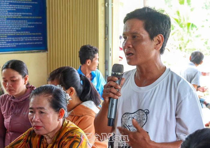 Ông Đặng Quốc Việt, Ấp 10 đề xuất giải pháp xây dựng tuyến đường sáng - xanh - sạch - đẹp, giữ gìn an ninh, trật tự và tạo thuận lợi trong thủ tục hành chính.
