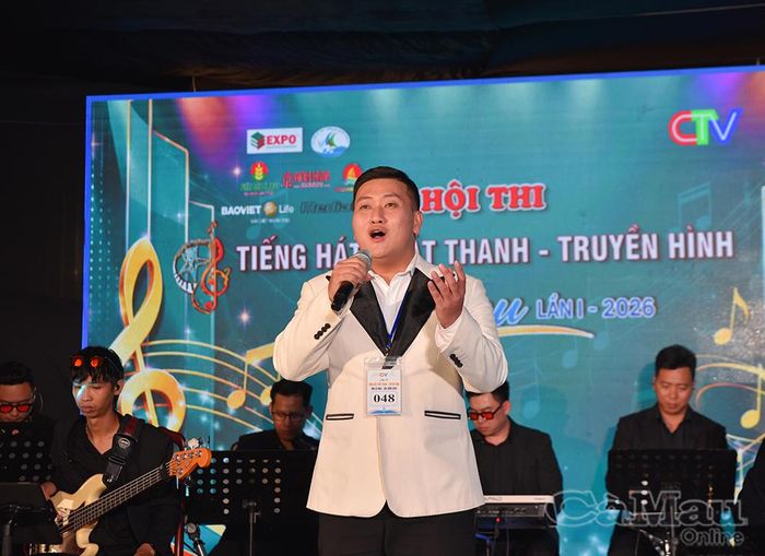  Thí sinh Lê Kính Duy (xã Tân Ân) lần thứ 3 tham gia Hội thi Tiếng hát Phát thanh - Truyền hình Cà Mau.