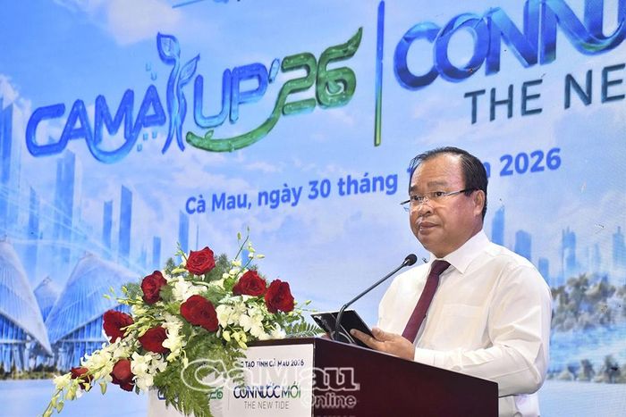 Đồng chí Nguyễn Minh Luân, Uỷ viên Ban Thường vụ Tỉnh uỷ, Phó Chủ tịch UBND tỉnh Cà Mau phát biểu tại ngày hội.