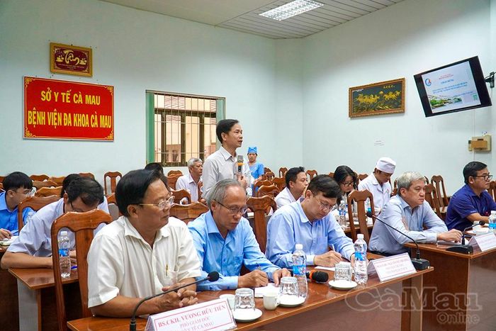 Đại diện Bệnh viện Bệnh nhiệt đới Thành phố Hồ Chí Minh chia sẻ, hướng dẫn kinh nghiệm chẩn đoán và điều trị bệnh não mô cầu.