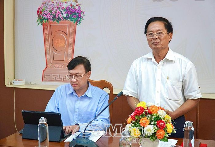 Bác sĩ CKII Vương Hữu Tiến, Phó Giám đốc Sở Y tế tỉnh Cà Mau, chỉ đạo y tế các địa phương tập trung kiểm soát dịch bệnh.