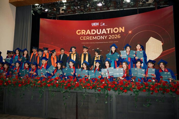 Các sinh viên UEH trong ngày tốt nghiệp