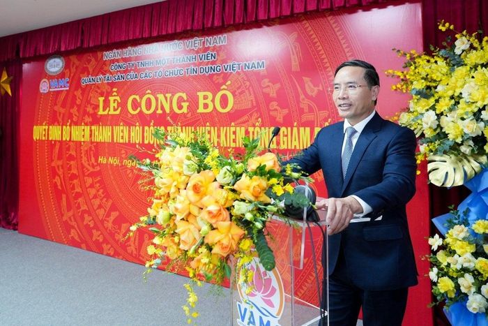 Thống đốc NHNN Phạm Đức Ấn phát biểu và chỉ đạo tại Hội nghị. Ảnh: Thời báo Ngân Hàng.