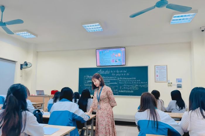 Học văn bằng công thức giúp học sinh luyện kỹ năng phân tích đề, xây dựng luận điểm, lựa chọn dẫn chứng và lập luận mạch lạc.
