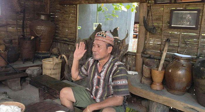 Ông Bing mang đến vốn sống, kinh nghiệm thực tế và sự am hiểu phong tục địa phương.