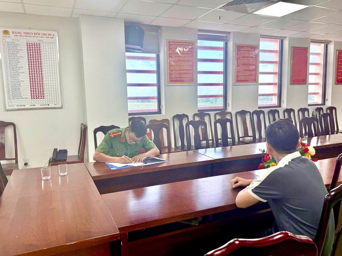 Cán bộ Công an TP Huế làm việc với anh T.K.G.