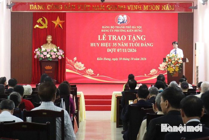 Bí thư Đảng ủy, Chủ tịch HĐND phường Kiến Hưng Nguyễn Tiến Quyết phát biểu. Ảnh: Tuấn Điệp