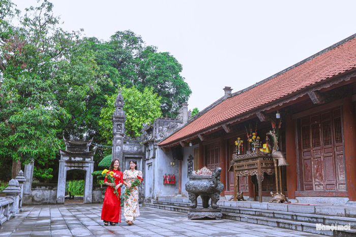 Cùng với những cơ chế đặc thù của Luật Thủ đô năm 2026, việc tháo gỡ điểm nghẽn thủ tục hành chính giúp xử lý dứt điểm tình trạng một số di sản xuống cấp, mai một chưa được khắc phục triệt để, bảo đảm sự thụ hưởng văn hóa đồng đều giữa các vùng, miền của Thủ đô.