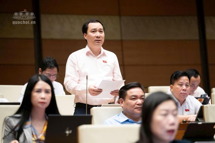 Đại biểu Vũ Văn Tiến (Đoàn Hải Phòng) phát biểu thảo luận. Ảnh: quochoi.vn