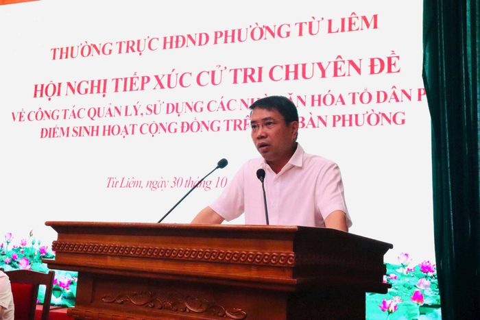 Chủ tịch UBND phường Từ Liêm Nguyễn Thanh Bình phát biểu tại kỳ họp. Ảnh: PV.