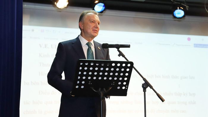 Đại sứ Belarus tại Hungary Uladzimir Ulakhovich. Ảnh: Anh Tú