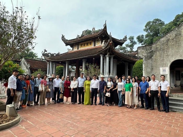 Đình Kim, nơi từng là trụ sở làm việc của Thành uỷ Hà Nội sau Hiệp định Giơnevơ năm 1954 . Ảnh: Hoàng Lân.
