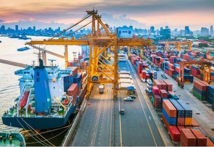 Kim ngạch xuất nhập khẩu của cả nước tiếp tục ghi nhận mức tăng trưởng cao. Ảnh minh hoạ