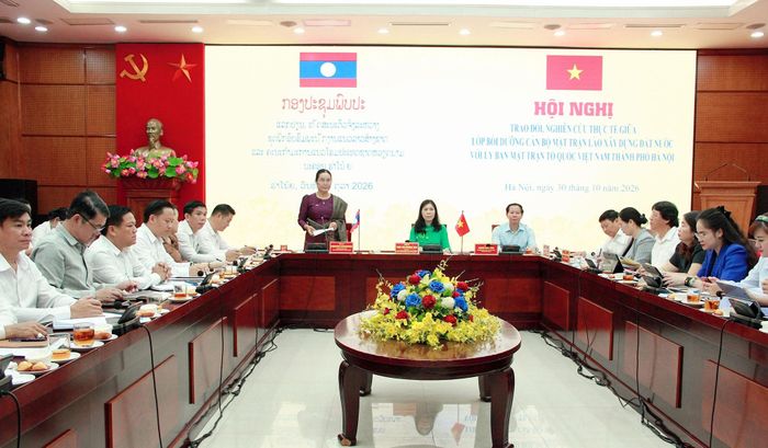 Trưởng ban Tuyên truyền Trung ương Mặt trận Lào xây dựng đất nước Phengphan Bouphaphone phát biểu tại hội nghị. Ảnh: PV