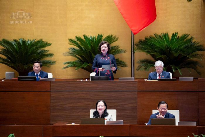 Phó Chủ tịch Quốc hội Nguyễn Thị Hồng điều hành thảo luận. Ảnh: quochoi.vn