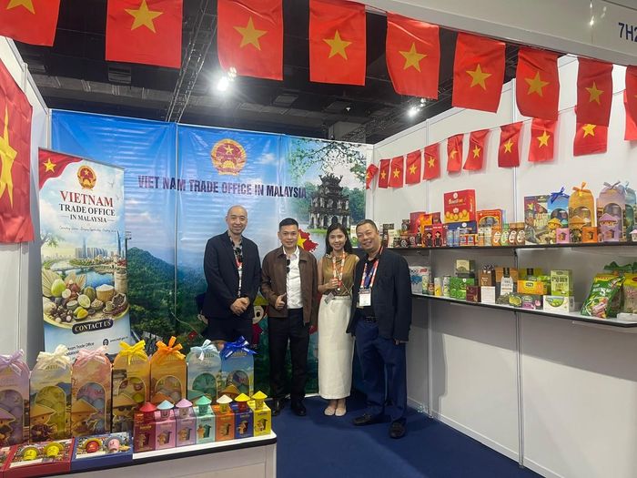 Gian hàng Việt Nam tại hội chợ ở Malaysia. Ảnh: Thương vụ Việt Nam tại Malaysia