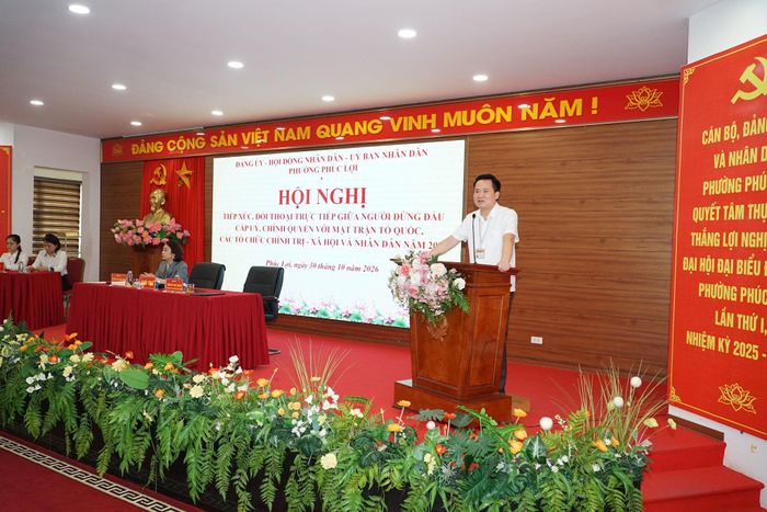 Bí thư Đảng ủy, Chủ tịch HĐND phường Phúc Lợi Nguyễn Thế Thạch kết luận hội nghị. Ảnh: Nguyễn Bình