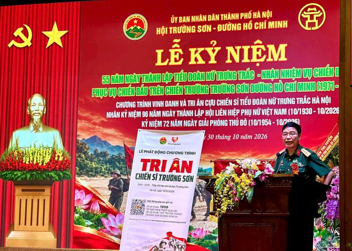 Phó Chủ tịch Thường trực Hội Trường Sơn thành phố Hà Nội Nguyễn Hồng Sơn phát động chương trình “Tri ân chiến sĩ Trường Sơn”. Ảnh: Bảo Lâm