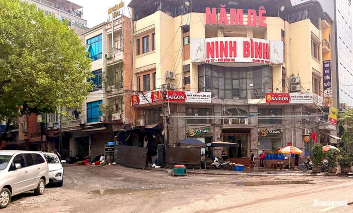 Nhiều điểm trong khu vực dự án xuất hiện các vũng nước đọng lâu ngày, tiềm ẩn nguy cơ ô nhiễm môi trường.
