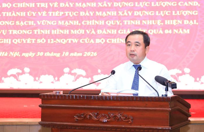 Bí thư Thành ủy Hà Nội Trần Đức Thắng phát biểu tại hội nghị. Ảnh: Thành Thái