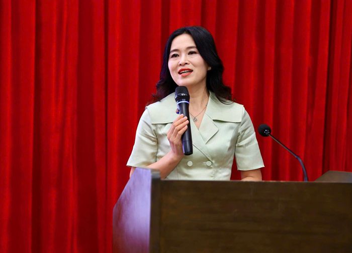Bà Lê Thị Dung, Viện trưởng Viện Doanh trí chia sẻ tại hội thảo. Ảnh: Trọng Tùng